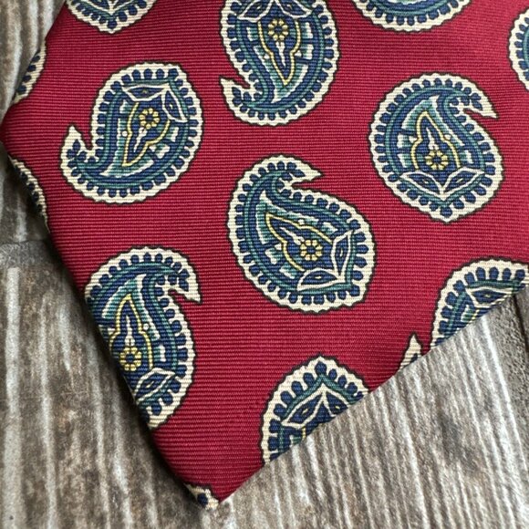 Jos A Bank Mens Red Tie Signature Collection Paisley 100% Silk Luxury Set Of 2 - Picture 2 of 8